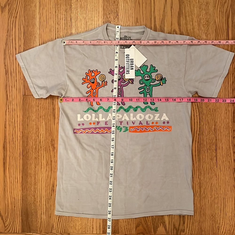 Urban Outfitters Lollapalooza Unisex T-shirt - Picture 6 of 7